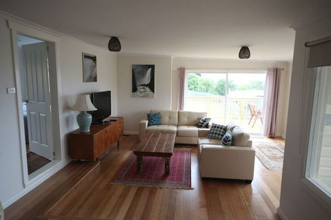 Seaview House Ulverstone - Accommodation Daintree 5
