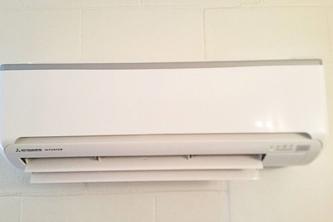 A & A Lodge Motel Emerald - Accommodation Daintree 3