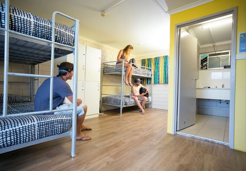 Airlie Beach YHA - Hostel - Accommodation Daintree 5