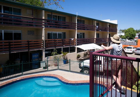 Airlie Beach YHA - Hostel - Accommodation Daintree 1