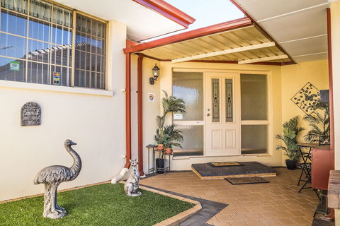 Armadale Cottage Bed & Breakfast - Accommodation Daintree 0