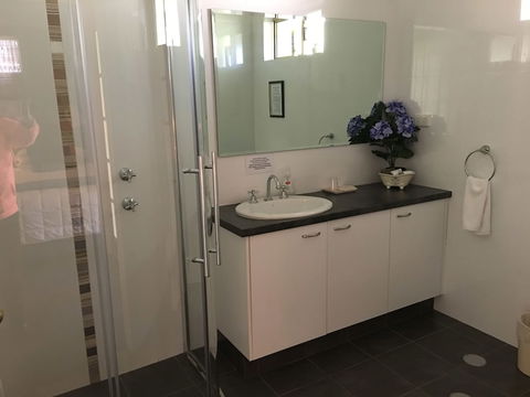Armadale Cottage Bed & Breakfast - Accommodation Daintree 4