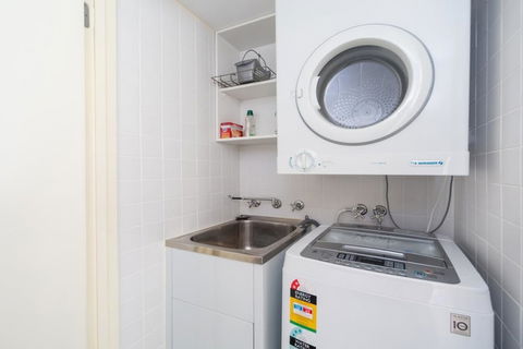 Astra Apartments - Paramatta - Accommodation Daintree 6