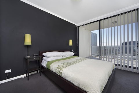 Astra Apartments - Paramatta - Accommodation Daintree 4