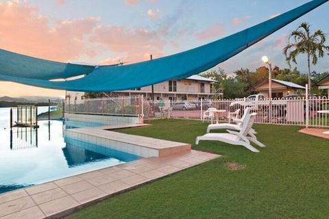 Hinchinbrook Marine Cove Resort - Accommodation Daintree 0
