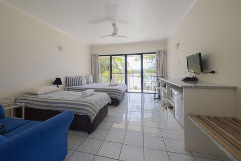 Hinchinbrook Marine Cove Resort - Accommodation Daintree 1