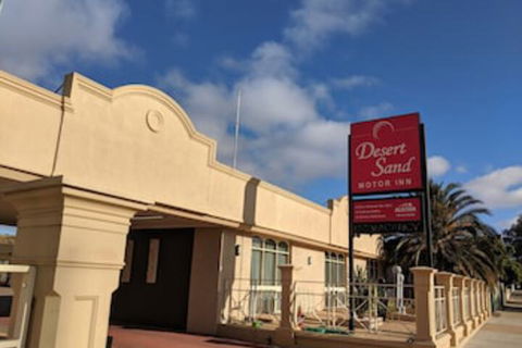Desert Sand Motor Inn - Accommodation Daintree 0