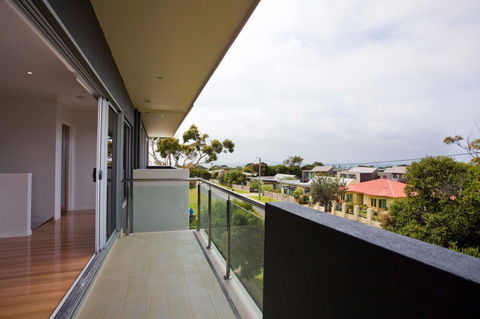 Whitewater Apartments - Accommodation Daintree 3
