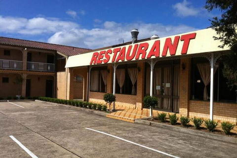 Alexander The Great Motel - Accommodation Daintree 2