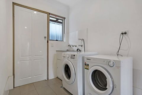 Adelaide Holiday Homes - Accommodation Daintree 2