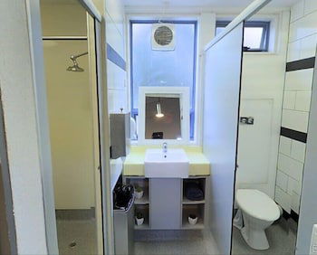 Deakin Geelong Units - Accommodation Daintree 5