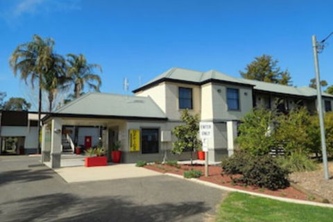 Narrabri Motel And Caravan Park - Accommodation Daintree 0