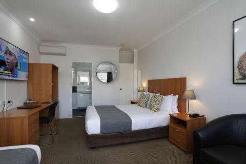 Cadman Motor Inn & Apartments - Accommodation Daintree 6