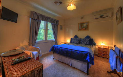 Hillview Oak B & B - Accommodation Daintree 5