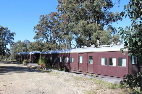 Krinklewood Cottage & Train Carriages - Accommodation Daintree 3