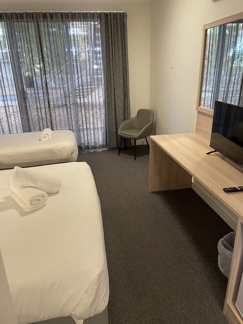 Roxby Downs Motor Inn - Accommodation Daintree 0