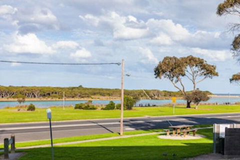 Anglesea River Apartments - Accommodation Daintree 0