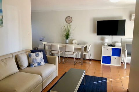 Scarborough Beach Front Resort Shell 4 - Accommodation Daintree 7