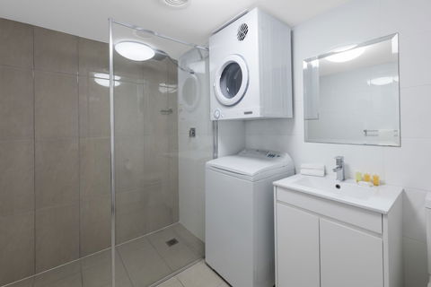Nesuto The Entrance Apartments - Accommodation Daintree 5