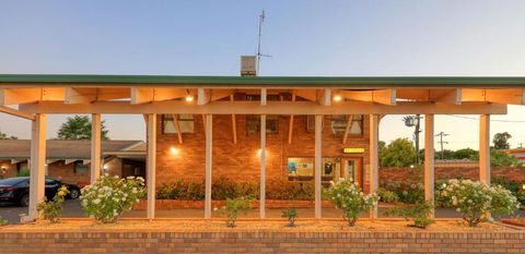 All Travellers Motor Inn - Accommodation Daintree 2