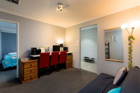 Rainbow Dream House PERTH Holiday Home - Accommodation Daintree 1