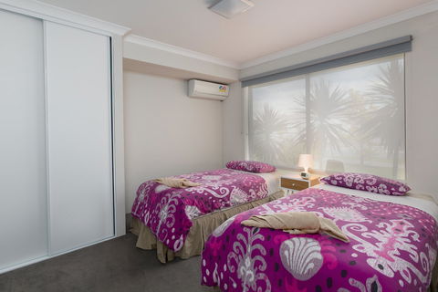 Rainbow Dream House PERTH Holiday Home - Accommodation Daintree 5