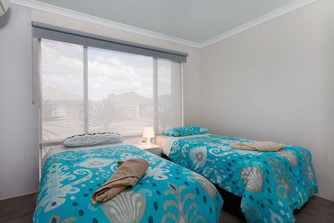 Rainbow Dream House PERTH Holiday Home - Accommodation Daintree 3