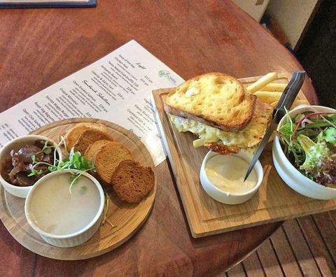 A Salt & Battery - Accommodation Daintree 7