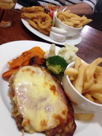 Commercial Hotel - Accommodation Daintree 0