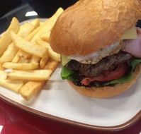 Drouin PizzaBurger Lounge - Accommodation Daintree