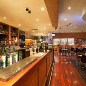 Dog & Parrot Tavern - Accommodation Daintree 2