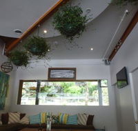 Driftwood Cafe at Akuna Bay - Accommodation Daintree