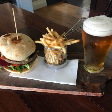 The White Hart Hotel - Accommodation Daintree 0