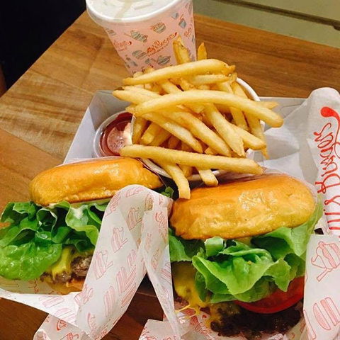 Betty's Burgers & Concrete Co. - Broadbeach - Accommodation Daintree 0