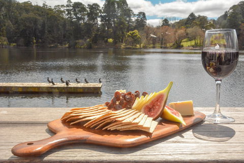 The Boathouse Restaurant At Lake Daylesford - Accommodation Daintree 2
