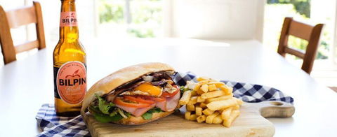 Barracks Bar - Crowne Plaza Hawkesbury Valley - Accommodation Daintree 0