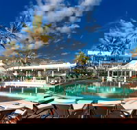 Oasis Pool Bar - Accommodation Daintree