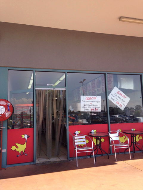 Red Rocks Charcoal Chickens - Accommodation Daintree 0