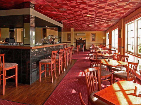 All Seasons Bar & Grill - Accommodation Daintree 0