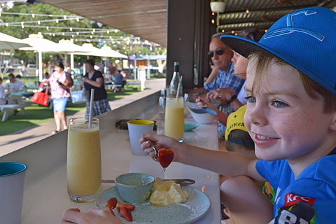 Snapper Rocks Bar & Kitchen - Accommodation Daintree 2