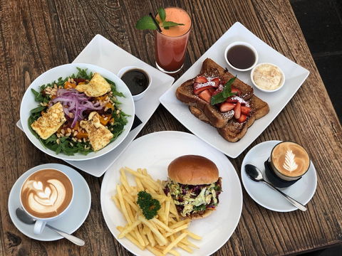 Black Bird Coffee House - Accommodation Daintree 0