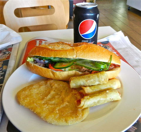 VN Wrap 'n' Roll - Sunshine North - Accommodation Daintree 0