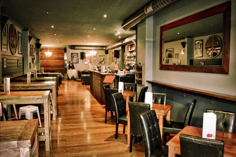 Bottlerocket Bar And Cafe - Accommodation Daintree 2