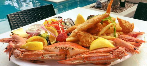 Rockpools Cafe Bar & Function Centre - Accommodation Daintree 3