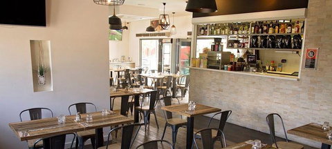 Rockpools Cafe Bar & Function Centre - Accommodation Daintree 4