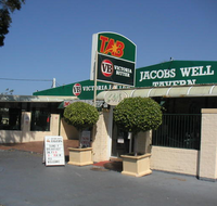 Jacobs Well Bayside Tavern - Accommodation Daintree