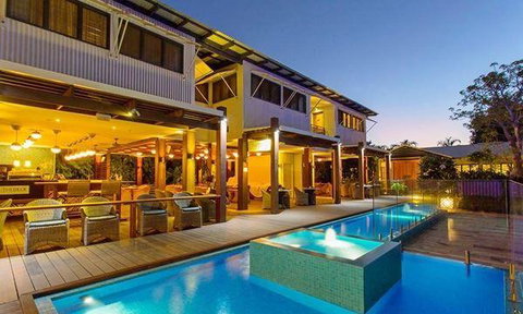 The Deck Poolside Bar & Restaurant - Accommodation Daintree 10