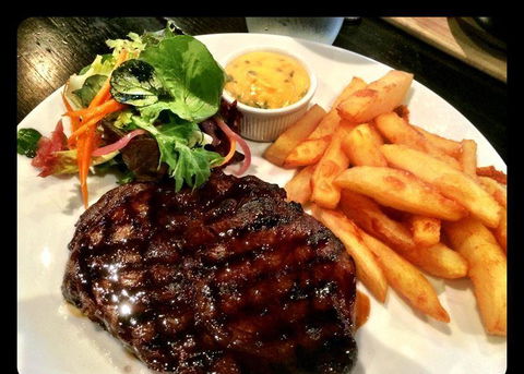 Jackpot Dining - Accommodation Daintree 11