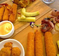 el perro tapas  pizza - Accommodation Daintree