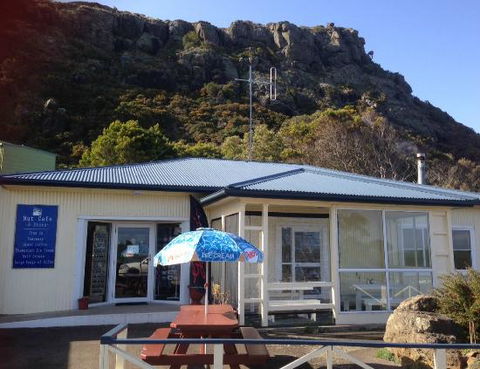 Nut Rock Cafe - Accommodation Daintree 0